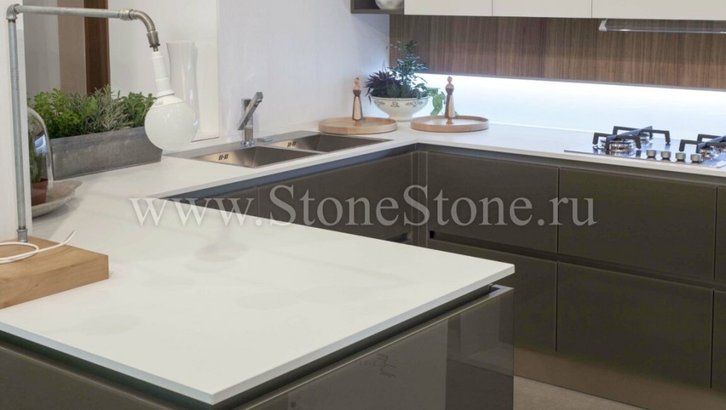 ���������� �� ������ �-�������� Vicostone Artic Snow